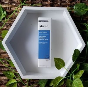 New Murad Oil-Control Mattifier SPF 15 PA++